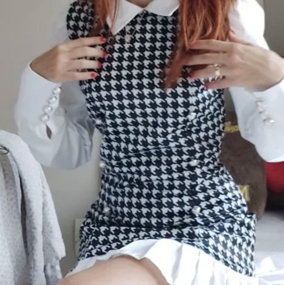 NWT HOUNDSTOOTH Long Sleeve Mini Pleated Dress S: SMALL- Large - Picture 3 of 3